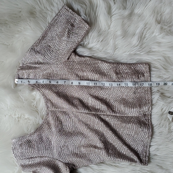 Guess shimmery crop top - Picture 3 of 3